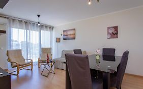 Monte Gordo 2Bdr Apartment W/ Ac & Balcony By Lovelystay